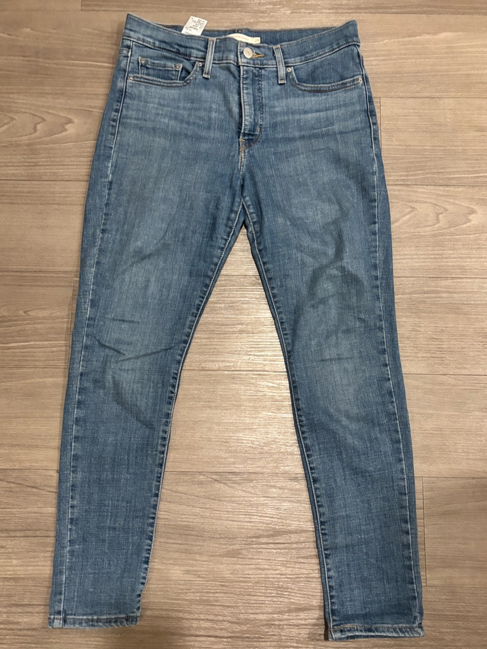 Levi’s 311 Shaping Skinny Jean